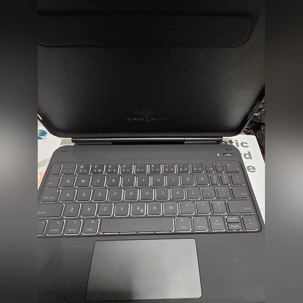 P11 Magnetic Keyboard Case - Black 11 inch for iPad but works on android devices